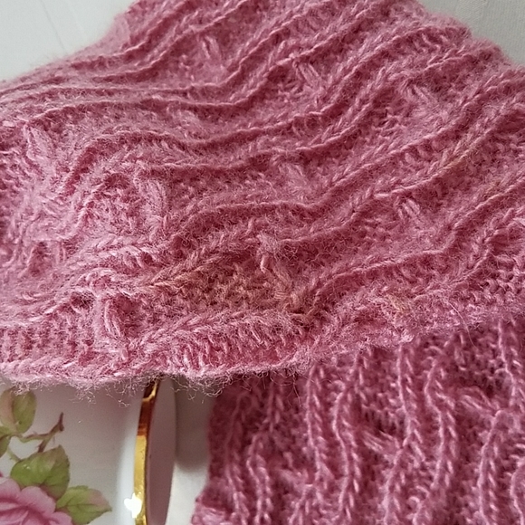 Rectangle Knit Pattern Pull Over - Picture 3 of 7